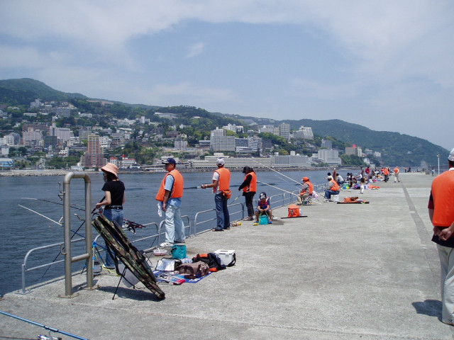 熱海港海釣り施設